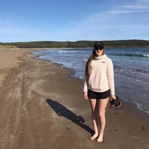 Meet your Posher, Caroline